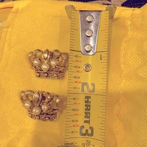 Vintage Crown gold tone and pearls